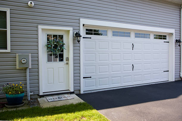 24/7 Emergency Garage Door Panel Replacement experts in Johnson County County, WY